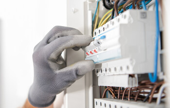 Circuit Breakers in Fort Worth, Texas by HR Phoenix Electrical & Plumbing