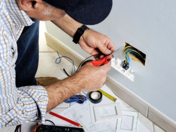 Electrical Outlets in Fort Worth by HR Phoenix Electrical & Plumbing